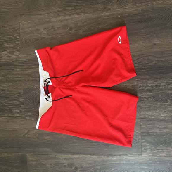 Oakley Men's Red Board Shorts Swim Trunks - Picture 1 of 3